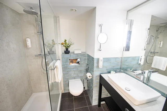 غرفة سوبيريور بسرير كينج وسريرين كوين، Holiday Inn Luebeck 5/5