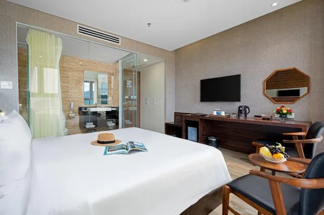 غرفة ديلوكس بسرير مزدوج، Emerald Bay Hotel & Spa Nha Trang 2/3