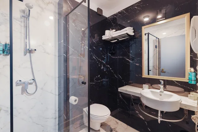 Room, Double Bed, Attic، Hotel Meridian 3/5