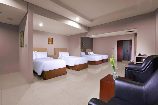 غرفة عائلية، Aston Imperial Bekasi Hotel & Conference Center 4/6