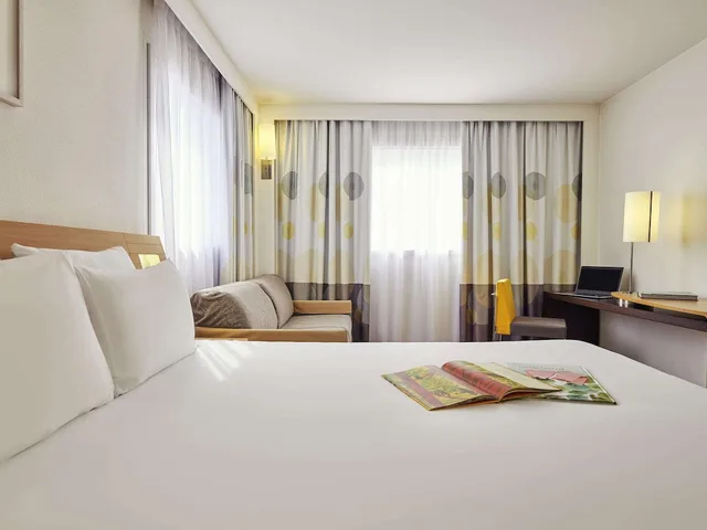 غرفة سوبيريور بسرير كوين مع أريكة، Novotel Paris 13 Porte d Italie 7/10