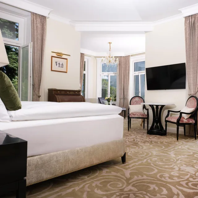 Junior Suite, Deluxe, King Bed, Grand Hotel Beau Rivage 8/10