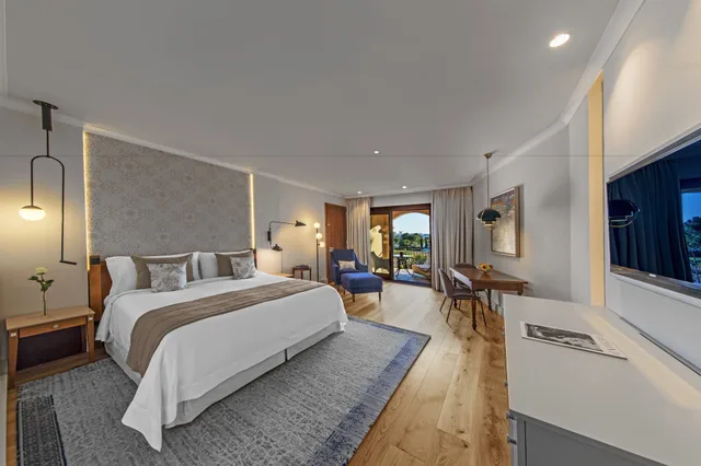 غرفة ديلوكس بسرير كينج بإطلالة على البحر بشرفة، St Regis Mardavall Mallorca Resort 8/10