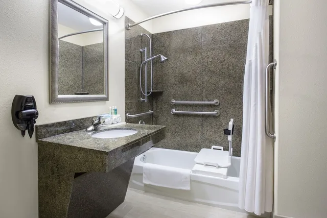 غرفة قياسية بسريرين كوين لذوي الإعاقة، Holiday Inn Express Hotel And Suites Pauls Valley 5/6