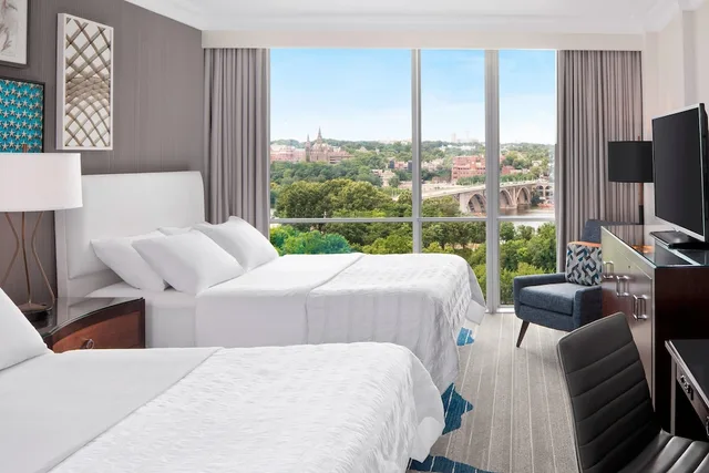 غرفة سوبيريور بسريرين كوين، Le Meridien Arlington 2/9