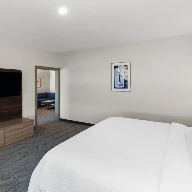 جناح عائلي، Holiday Inn Express Hotel Suites Henderson Traffic Star 5/8