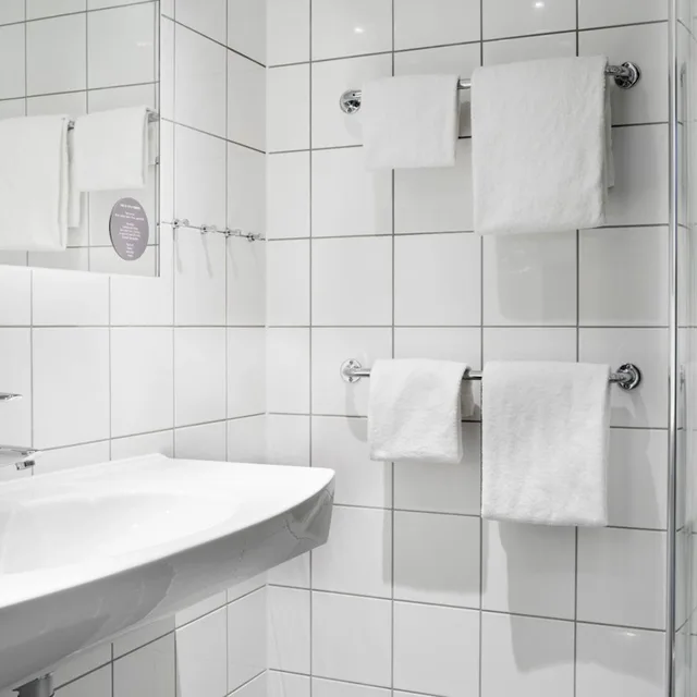Superior, Double Bed, Comfort Hotel Xpress Youngstorget 3/3