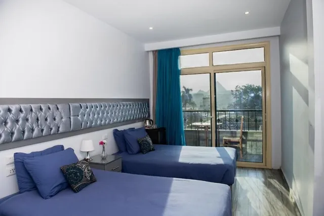 غرفة بانورامية بسريرين منفصلين بشرفة، Pyramids View Inn Bed And Breakfast 2/10