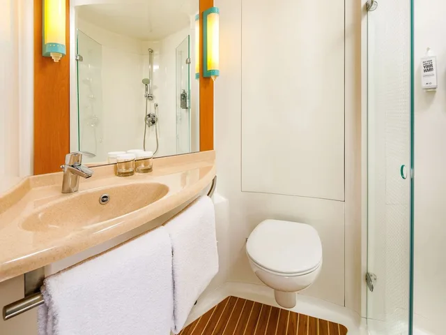 غرفة عائلية بسرير مزدوج وسرير فردي، IBIS NOTTINGHAM CENTRE 9/10