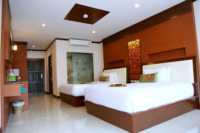 جناح عائلي بسريرين كوين بإطلالة على المسبح، Chivatara Resort And Bangtao Beach Resort Phuket 10/10