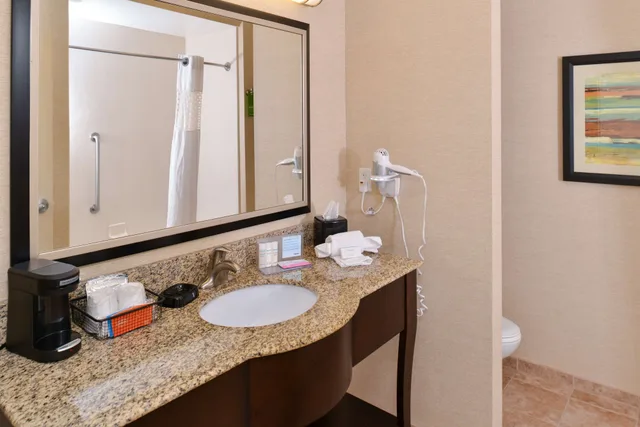 غرفة مفردة بسرير كينج لذوي الإعاقة، Hampton Inn by Hilton Dayton South 5/8