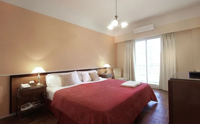 Room, Quintuple, 1 Double and 3 Single Beds، Hotel Lyon 6/10