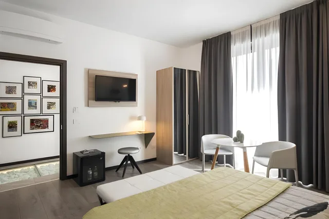 Superior, 2 Double Beds, Hotel Bernina 1/1