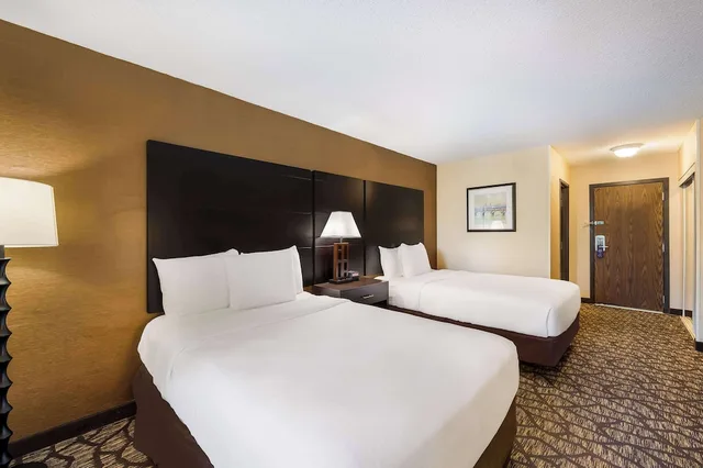 غرفة قياسية بسريرين مزدوجين، Best Western Detroit Livonia 4/6