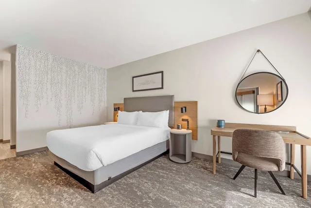غرفة قياسية بسرير كينج، Kiota Inn & Event Center Sutter Creek, an Ascend Collection Hotel 4/10