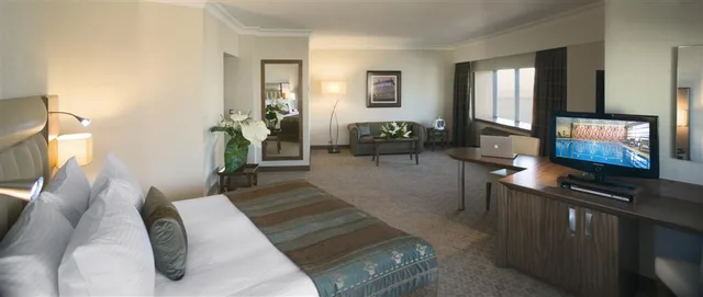 جناح جونيور، Movenpick Hotel Izmir 1/3
