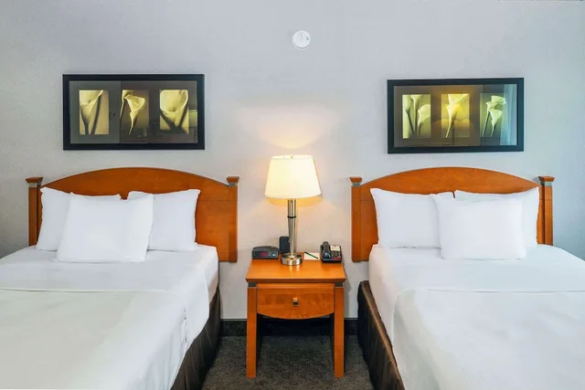 غرفة ديلوكس بسريرين مزدوجين، Quality Inn Rouyn-Noranda 5/10