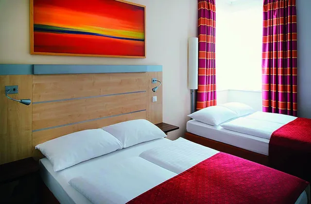 غرفة عائلية بسرير مزدوج، Vienna House Easy by Wyndham Bratislava 2/3