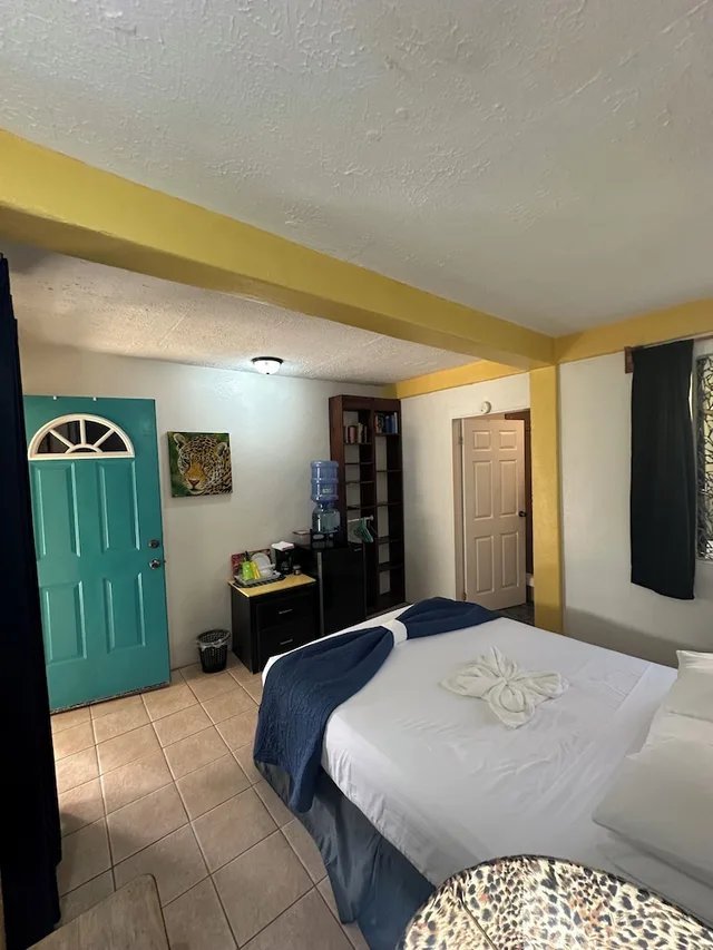 Standard, Queen Bed, Courtyard View, All Seasons Guest House 4/8