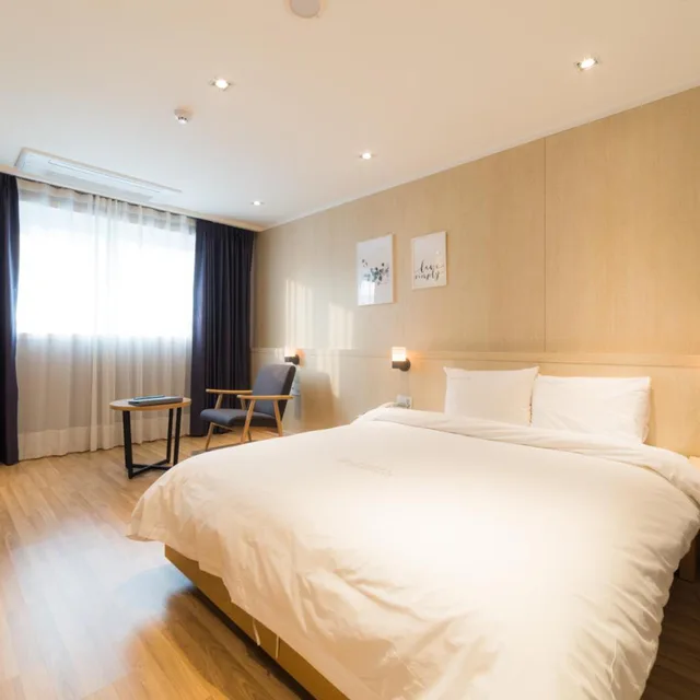 Deluxe, Double Bed, Reborn Suwon Silkroad Hotel 1/6