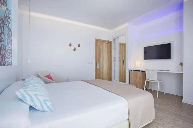 غرفة بشرفة مفردة بسريرين منفصلين، The Sea Hotel by Grupotel - Adults Only 2/6