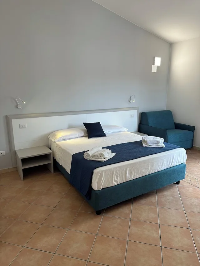 غرفة قياسية بسرير مزدوج، Residence Hotel La Taverna 1/6