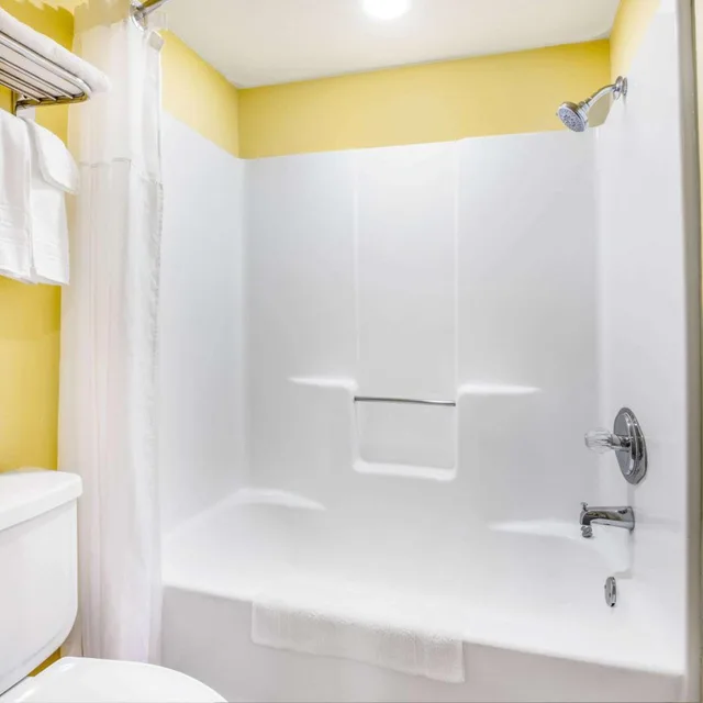 جناح ديلوكس بسرير كينج، Days Inn By Wyndham Banning Casino/Outlet Mall 5/6