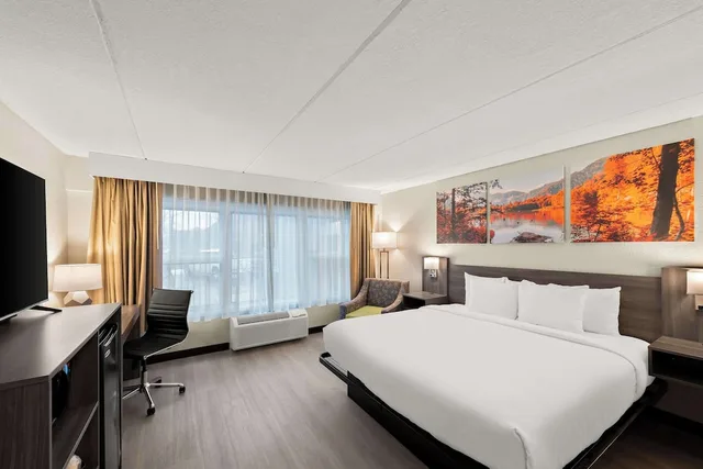 غرفة قياسية بسرير كينج، Clarion Pointe Rhinelander Downtown 6/10
