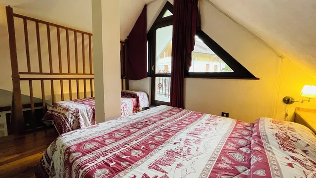 دوبلكس بسرير كينج وسرير فردي بغرفة نوم واحدة مع أريكة، Residence villa Frejus 1/10