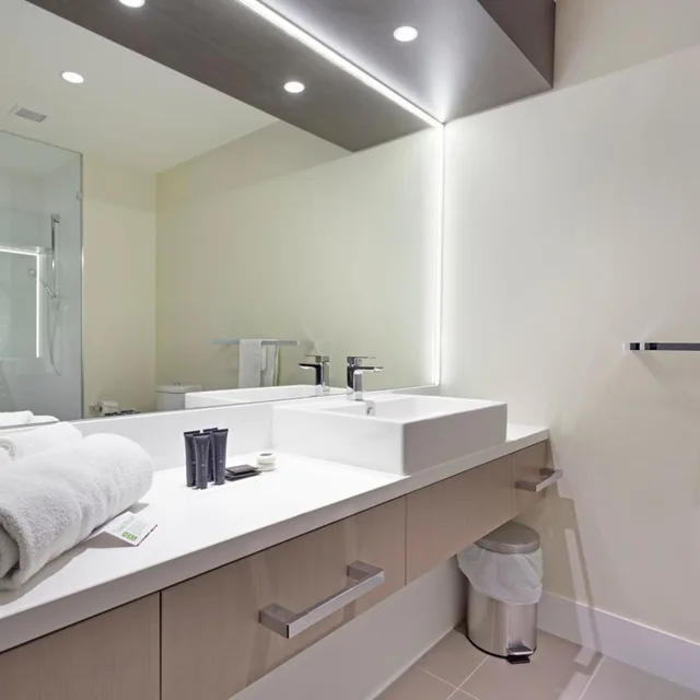 Deluxe, King Bed, CALAMVALE HOTEL SUITES AND CONFERENCE CENTRE 8/10