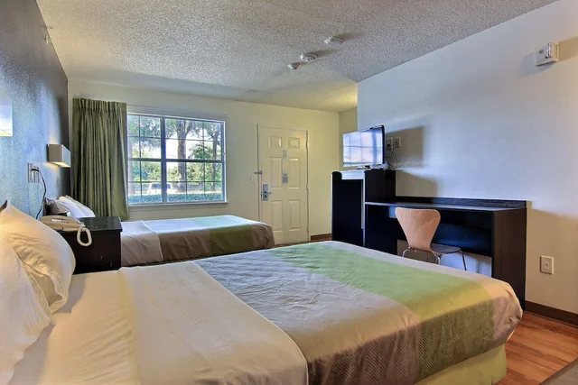 غرفة قياسية بسريرين مزدوجين لذوي الإعاقة، Studio6 Extended Stay - Austin, TX - Northwest 4/10