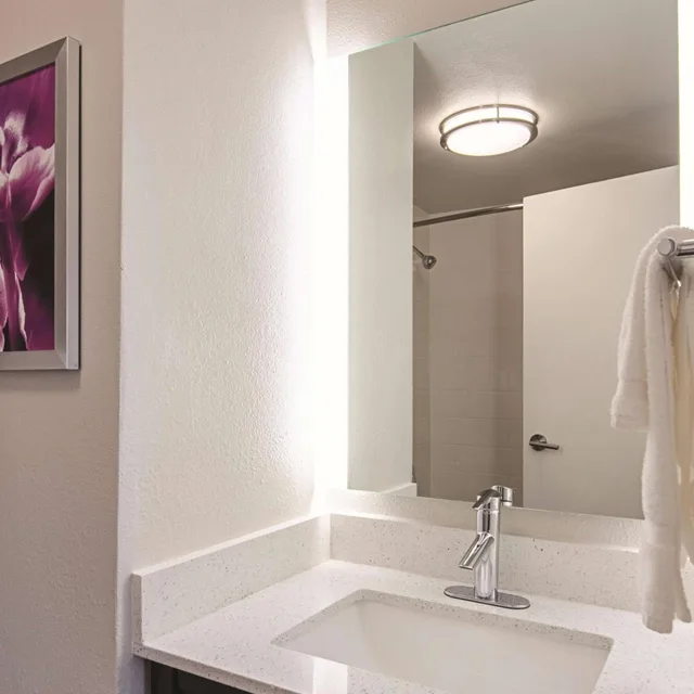 غرفة قياسية بسرير كوين، La Quinta Inn and Suites by Wyndham Portland 4/5