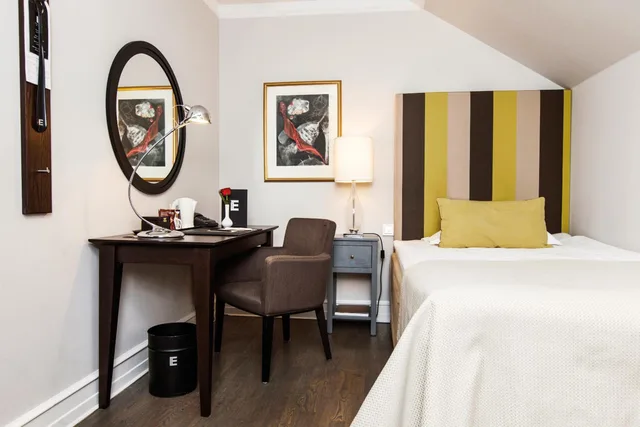 Classic Single A1EC، Elite Hotel Savoy 1/2