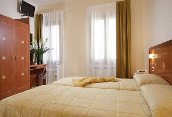 غرفة أساسية ثلاثية، Hotel Adriatico 1/4