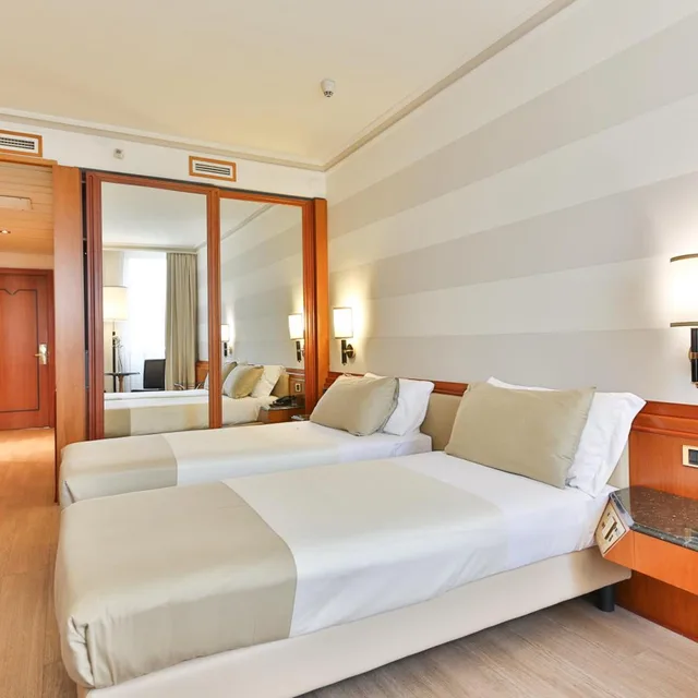 غرفة بسرير فردي، Hotel Leon d Oro 2/4