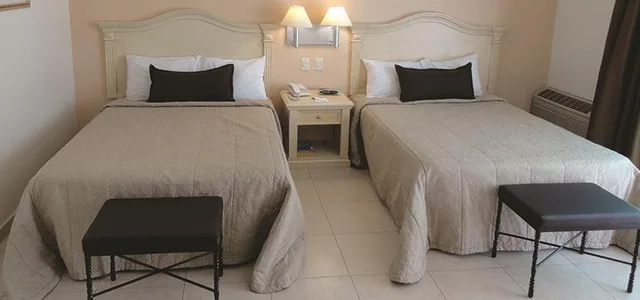 غرفة سوبيريور بإطلالة على المسبح، Hotel Real de Minas Bajio 2/3