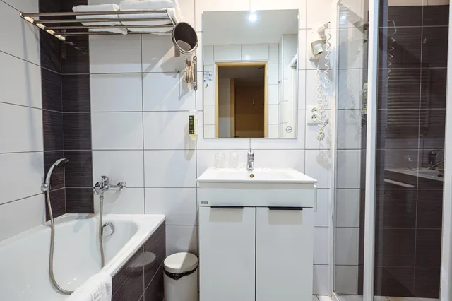 غرفة بسرير مزدوج، Hotel Vega Luhacovice 6/6