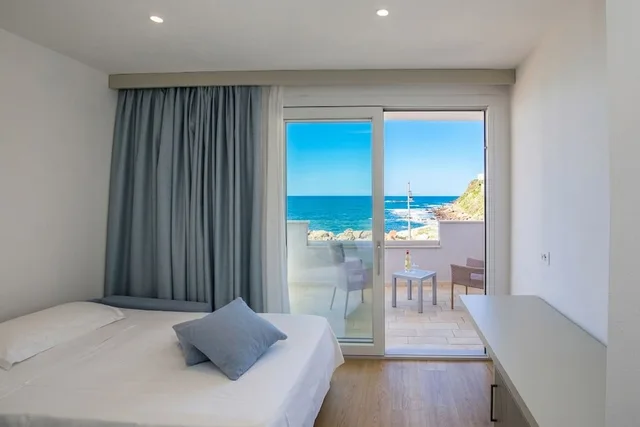غرفة بانورامية ثلاثية بسرير كوين وسرير فردي بإطلالة على البحر، Riviera Castelsardo Hotel 2/10