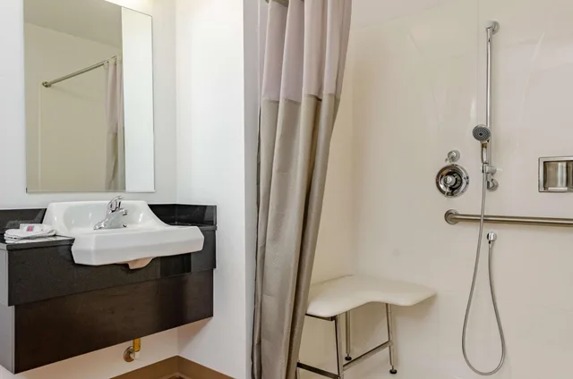 Studio, Accessible, SureStay by Best Western Livingston Merced County 3/3