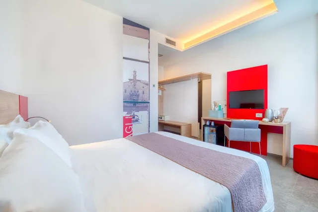 غرفة بسرير مزدوج أو سريرين منفصلين بحمام خاص، Hotel Bramante Spa 5/10