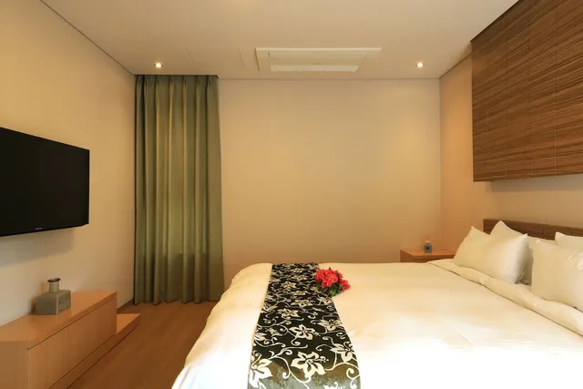 جناح فاخر بإطلالة على البحر بغرفتي نوم بجاكوزي، Y Resort Jeju 5/10