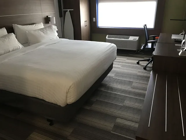 غرفة قياسية بسرير كينج لذوي الإعاقة، Holiday Inn Express Naples South I 75 3/5