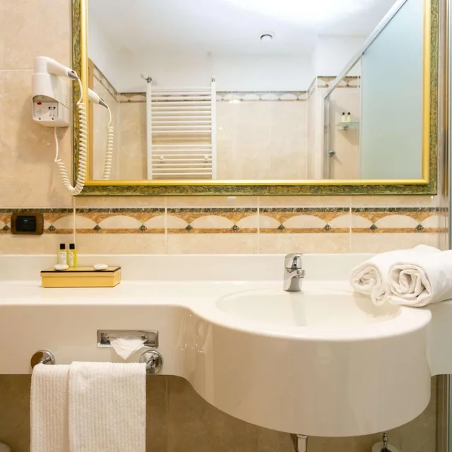 Room, Quadruple, Hotel Mirage Sure Hotel Collection By Best Western 9/10