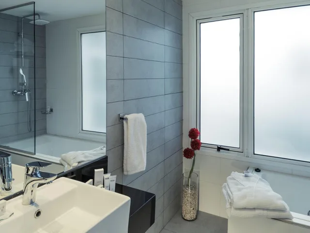 غرفة قياسية بسرير كينج وسرير كوين، Mercure Montevideo Punta Carretas 5/7