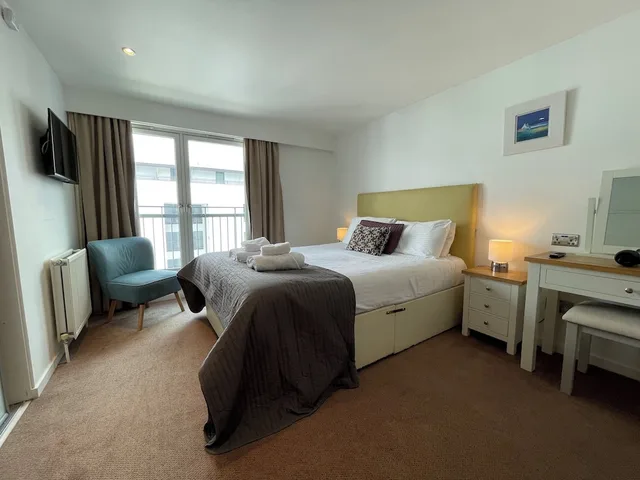 شقة بسريرين كينج، Tolbooth Apartments 6/10