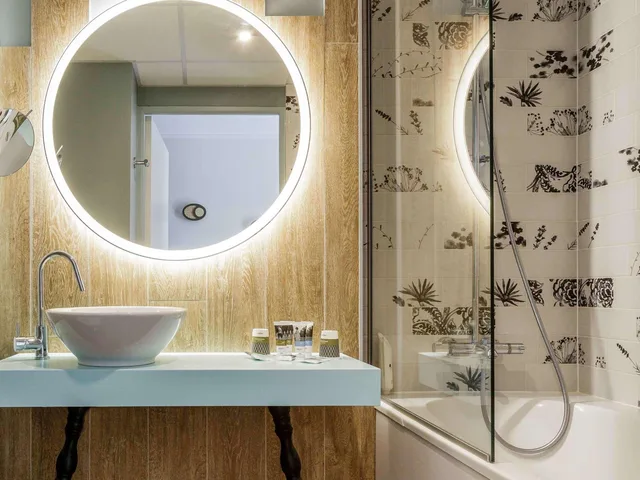 غرفة كلاسيكية بسرير مزدوج بإطلالة، Hotel Mercure Orleans Portes de Sologne 2/3