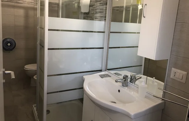 Room, Double Bed, B&B Raffaello 4/5