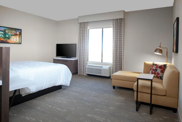 غرفة بريميوم بسرير كينج، Hilton Garden Inn Waco Tx 1/1