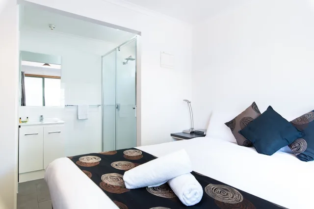 كابينة تنفيذية بسرير كينج، Adelaide Caravan Park 3/6