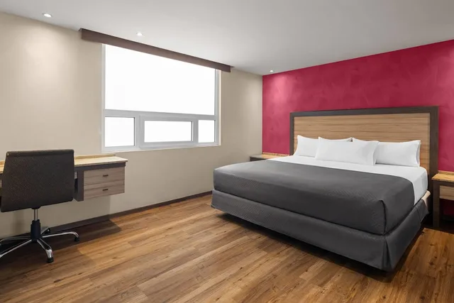 غرفة قياسية بسرير كينج، Hotel MX garibaldi CDMX, Trademark Collection by Wyndham 1/5